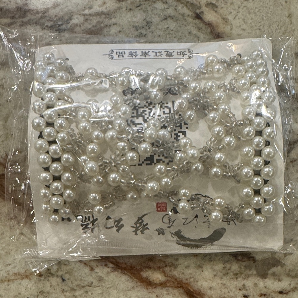 Elegant Pearl Beaded Hair Clip